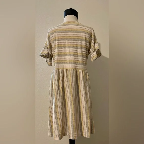 Rylee + Cru Cream yellow striped dress women’s size M - Picture 2 of 3